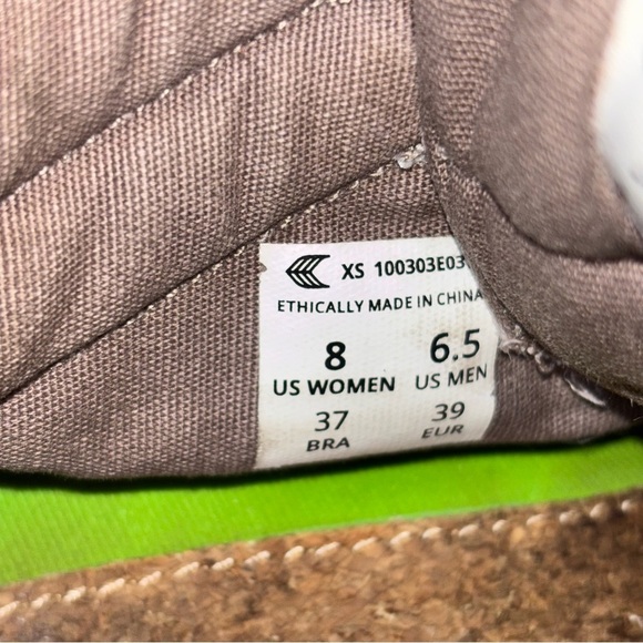 Cariuma Pantone Unisex Beige Tan High-Top Sneakers Men's 6.5 Women's 8 Lace Up - Picture 4 of 14